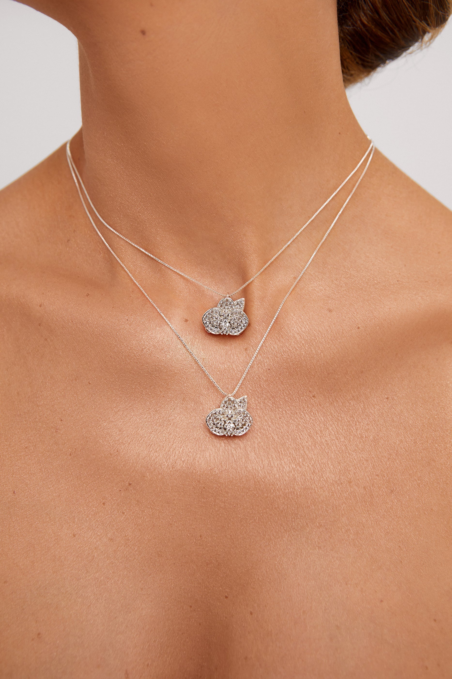 Orquidea Cravejado Necklace