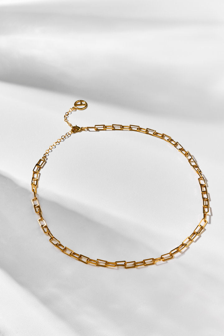 Romãntica Chain