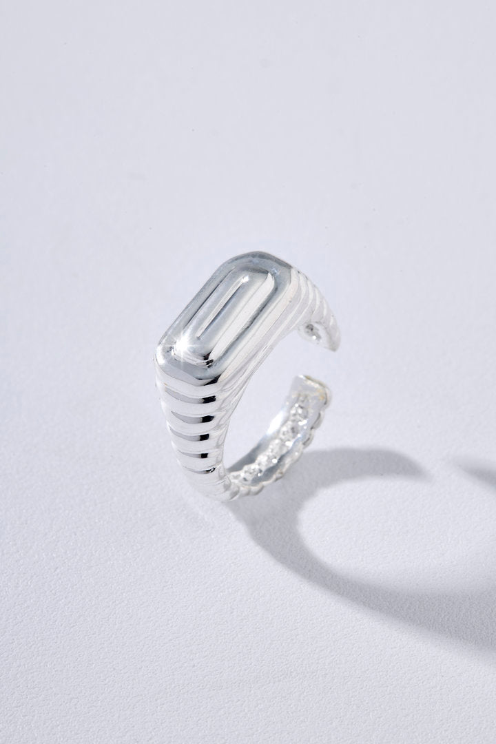 Lumier Phalanx Ring