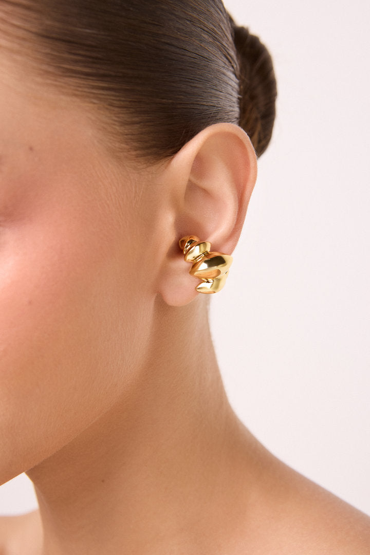 Trama Piercing