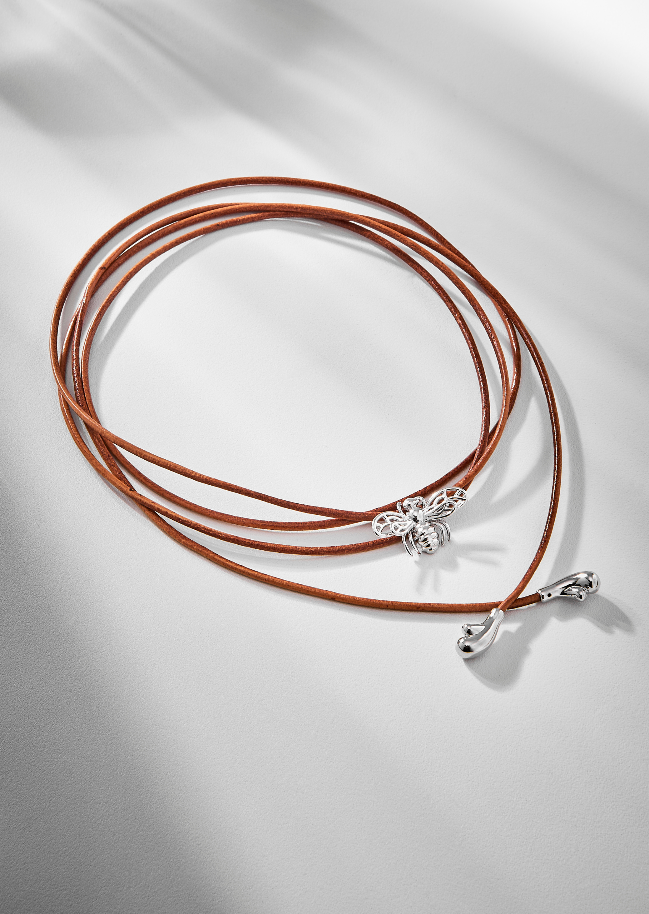Abelha Leather (Mother) Necklace